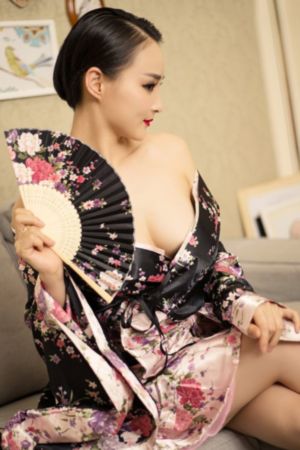 日本亚洲情一区二区三区_蓝光超清免费观看